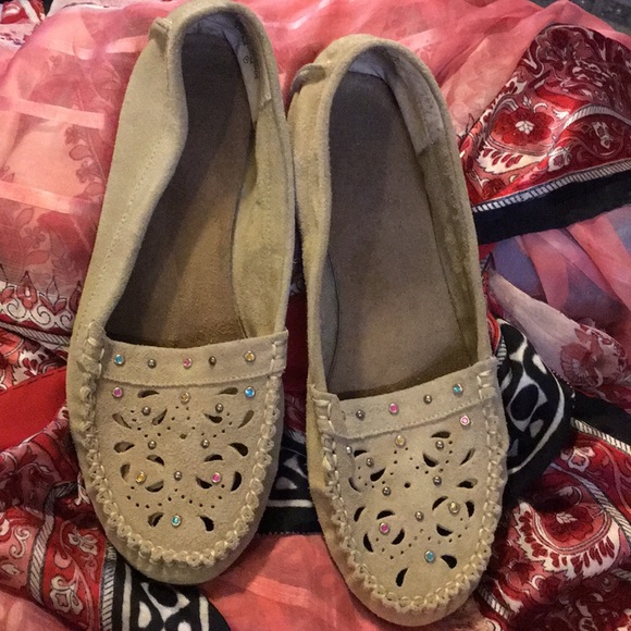 Mudd Shoes - Mudd Beige Cutout Suede Look Loafers w/Jewels